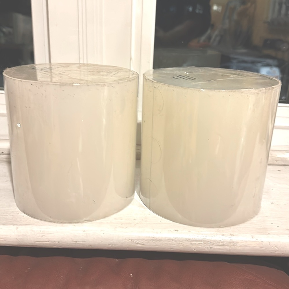Accents 3 wick pillar candle (Pottery Barn